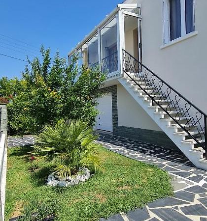 Belle Maison Avec Jardin Rdc T3 De 70M2 Vacances Ou Cure Thermale Rochefort エクステリア 写真