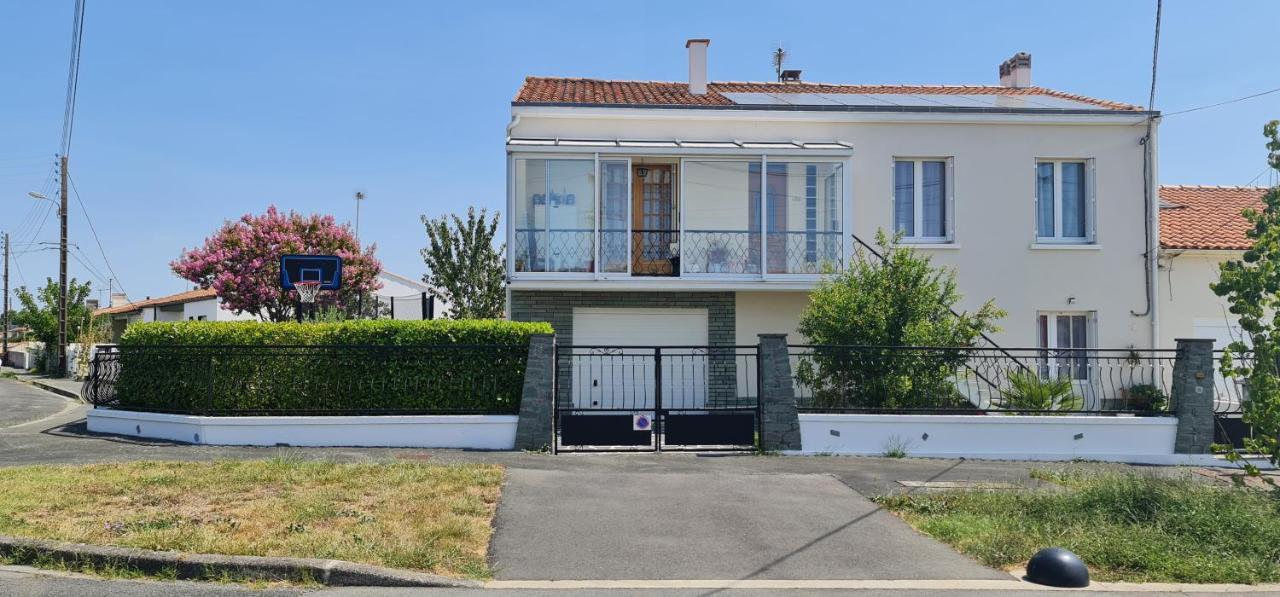 Belle Maison Avec Jardin Rdc T3 De 70M2 Vacances Ou Cure Thermale Rochefort エクステリア 写真